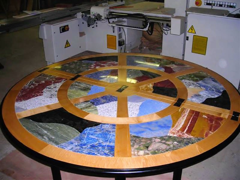 Tavolo a mosaico design di Arch Badin