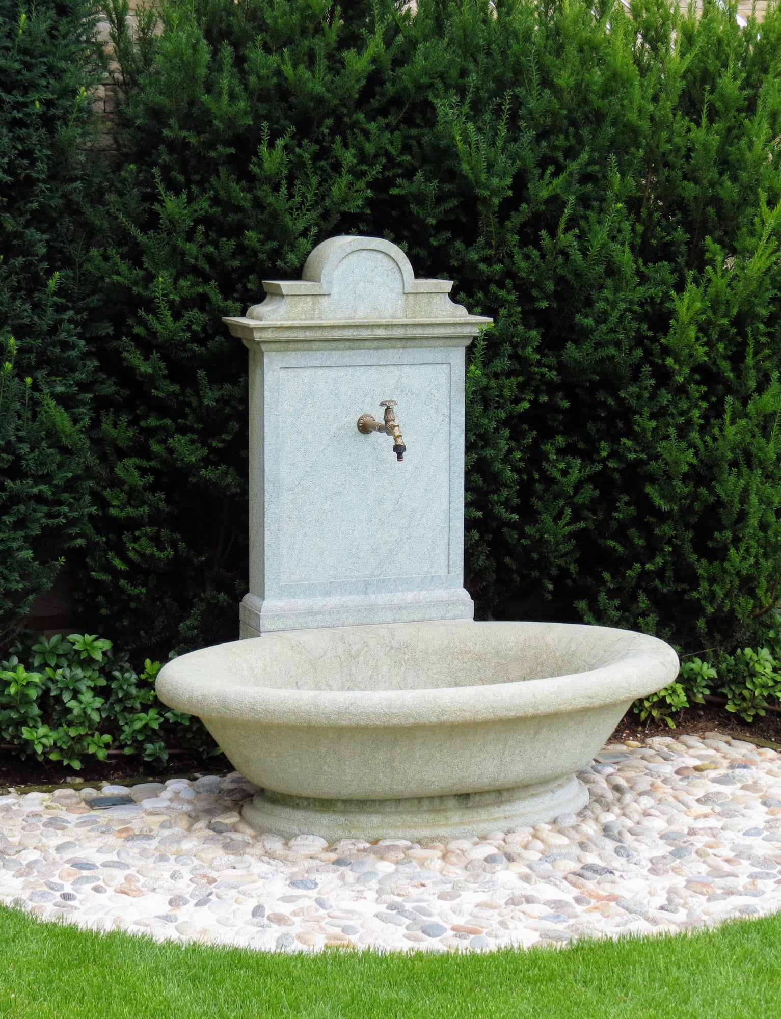 Fontana con scavo e Spalliera sagomata
