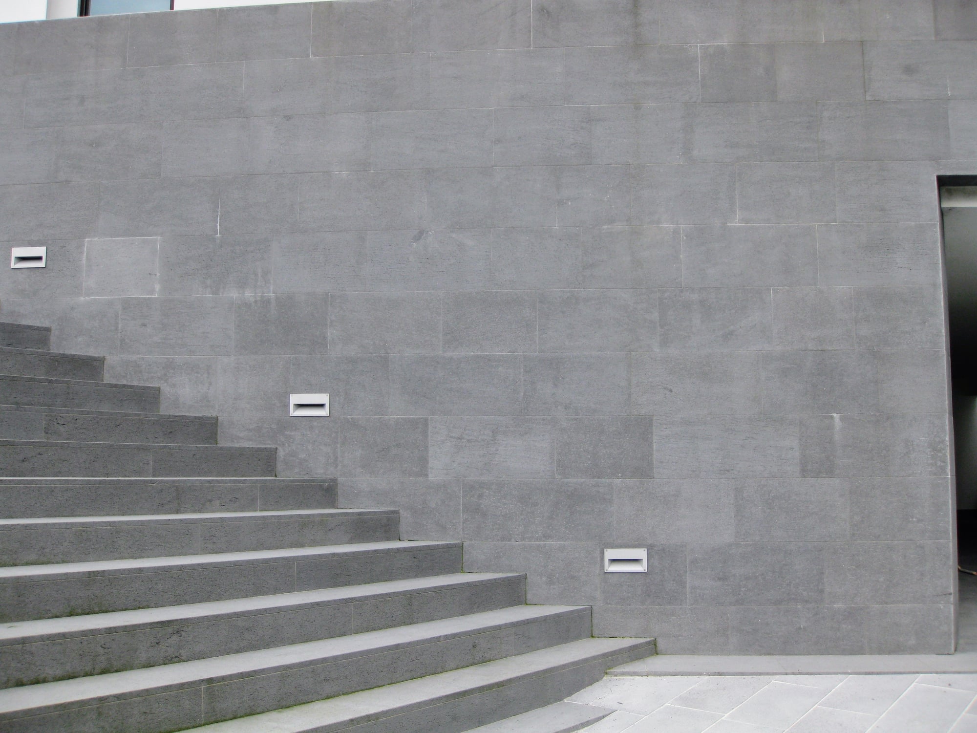 Pavimento, rivestimento e scala