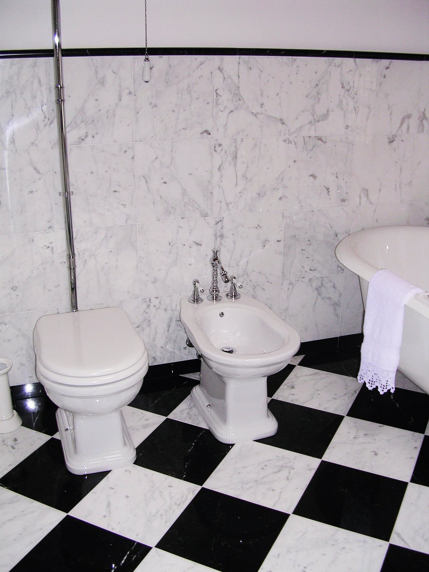 Pavimento e rivestimento della parete del bagno