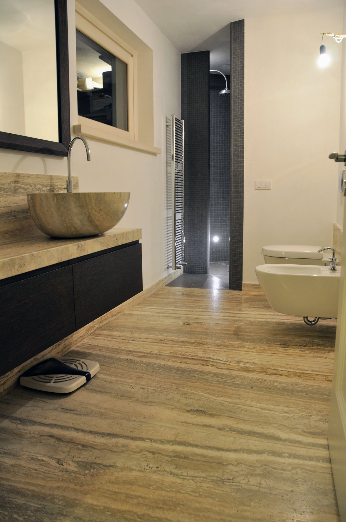 Pavimento piana bagno e lavabo a massello