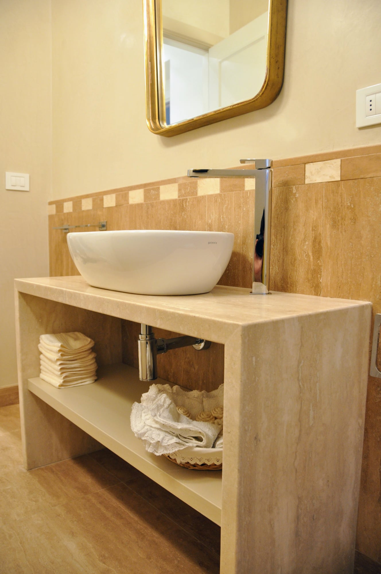 Piana bagno a panca assemblata