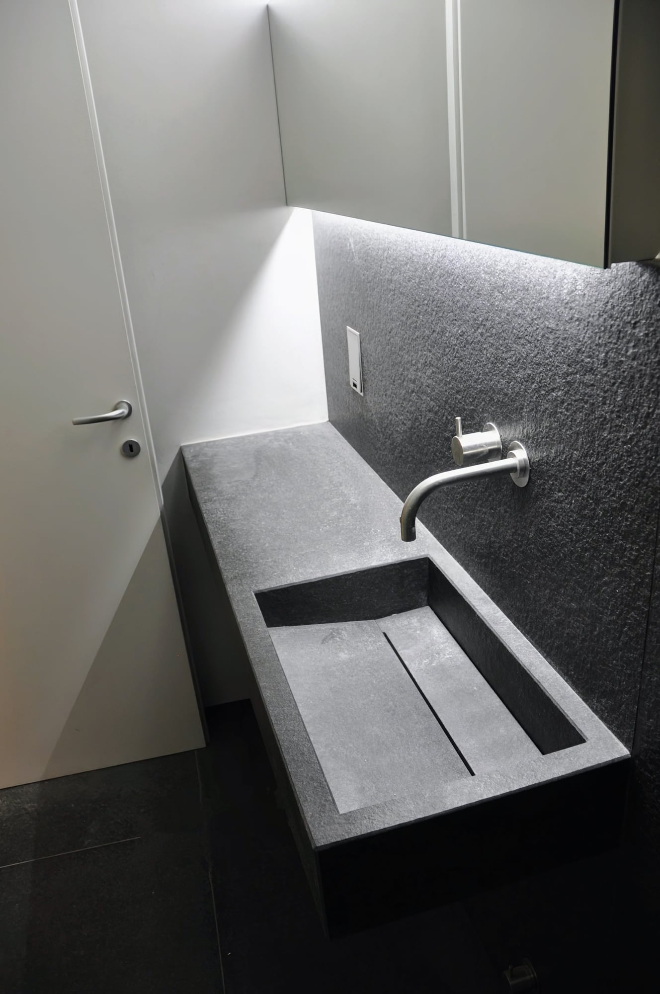 Piana con lavabo assemblato
