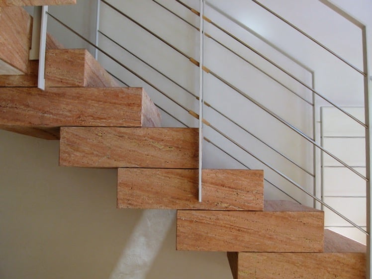 Scala con gradini a massello